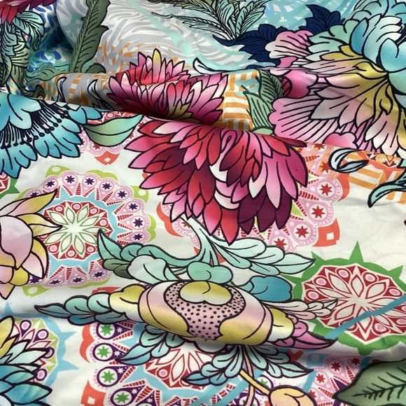 JOHNNY  WAS.  BEACH BLANKET NEW WITH BAG. FISHES FLOWERS - Picture 2 of 12